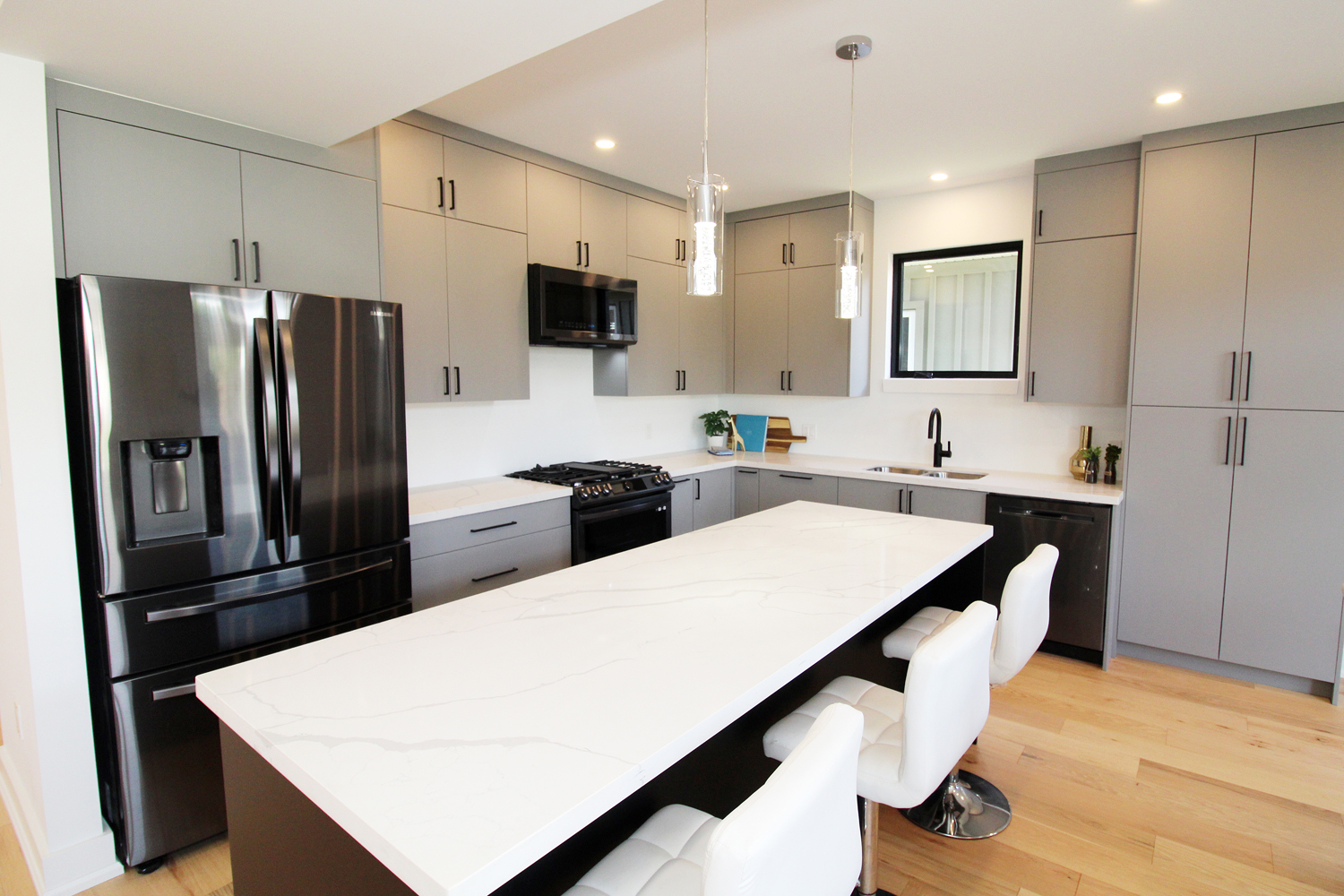 20 Ivy Cres - Kitchen